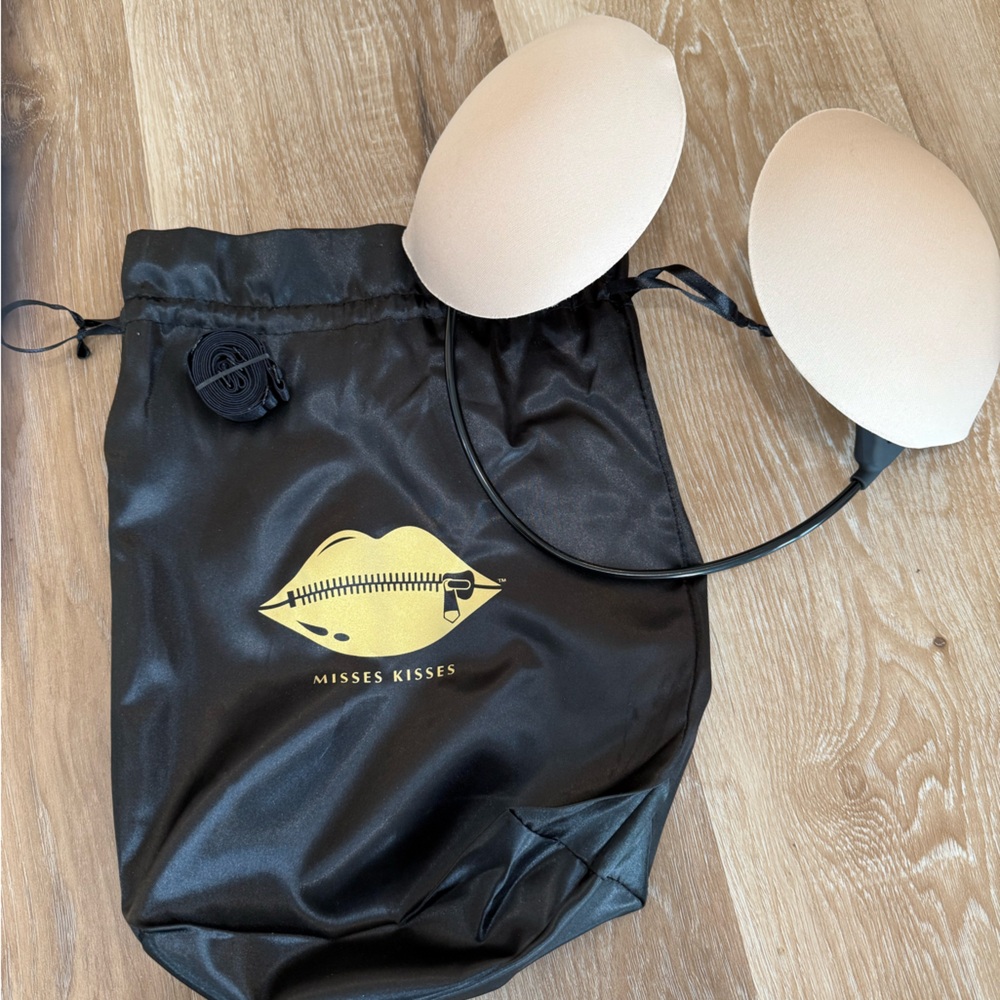 Misses Kisses Nude Bra with Black Wire: Moderate Plunge 4” OG size.